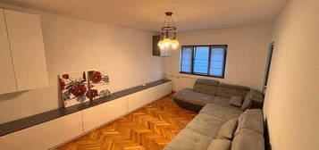 Apartament 3 camere - Zona Soarelui