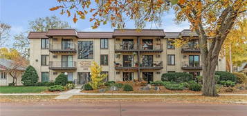 2809 E Minnehaha Pkwy Apt 306, Minneapolis, MN 55417