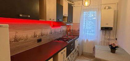 Apartament 2 camere,renovat,zona Aleea Streiului