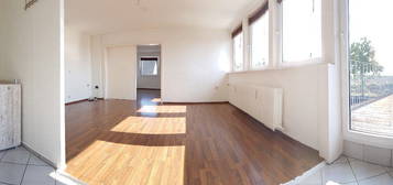 Helle 2 Zimmer Wohnung 60m² + 35m² Terrasse