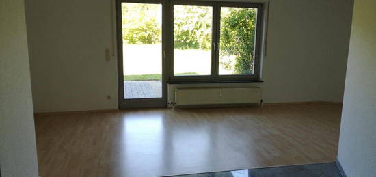 *von privat* gemütliche 1-Zimmerwohnung mit Terrasse und EBK