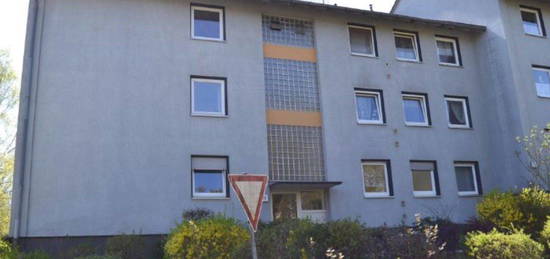 schöne Topp neu renovierte 3 ZKB Wohnung mit Balkon in Baunatal am Baunsberg ( BTL-AA39-2R )