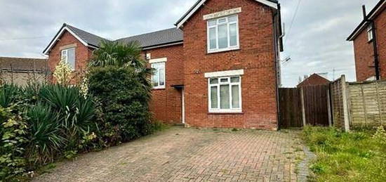 3 bedroom semi-detached house