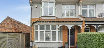 4 bedroom semi-detached house for sale