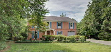 7323 Westley Ln, McLean, VA 22101