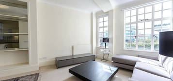 Flat to rent in Park Road, Strathmore Court NW8