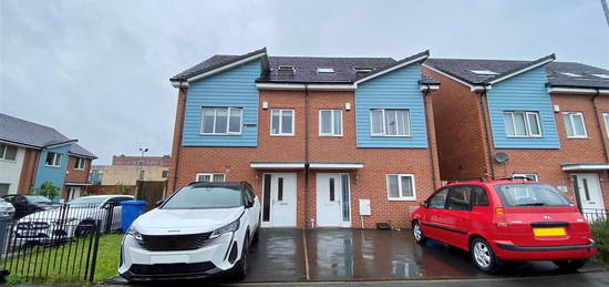 Property for sale in Carmody Close, Manchester M40