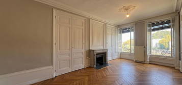 Location appartement 3 pièces 108 m²