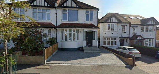 3 bed semi-detached house to rent