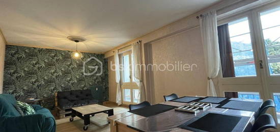 Appartement meublé  à louer, 4 pièces, 3 chambres, 85 m²