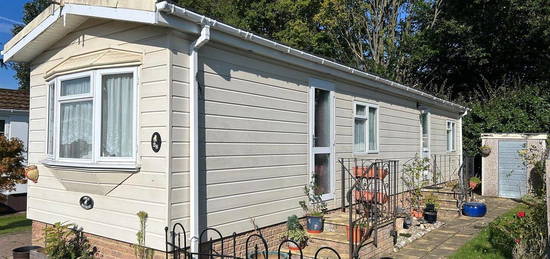 Mobile/park home for sale in Rose Park, Addlestone KT15