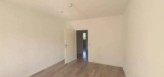 *Die erste gemeinsame Wohnung in Grimma-Süd*