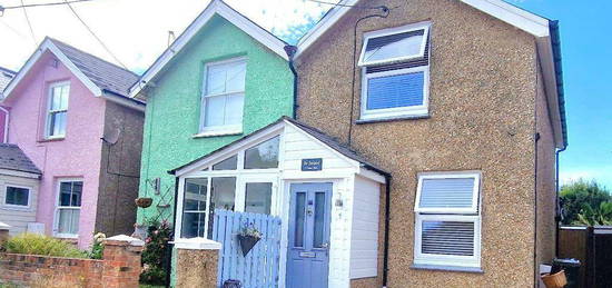 2 bedroom semi-detached house for sale