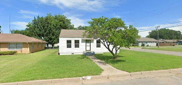 1350 S  2nd St, Blackwell, OK 74631