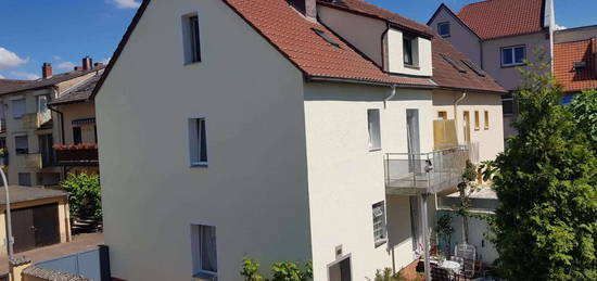 Vollständig renoviertes 9-Zimmer-Haus mit Einbauküche in Ludwigshafen

Provisionsfrei