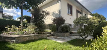 A VENDRE PAR BLOT IMMOBILIER MORDELLES - MAISON 4 CHAMBRES - CENTRE - SOUS-SOL - JARDIN - GARAGE -