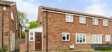 4 bedroom semi-detached house