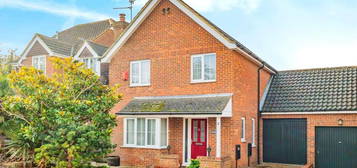 4 bedroom link detached house for sale