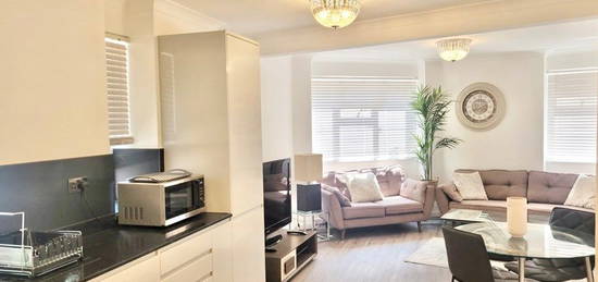 Flat to rent in Charlbert Court, London NW8