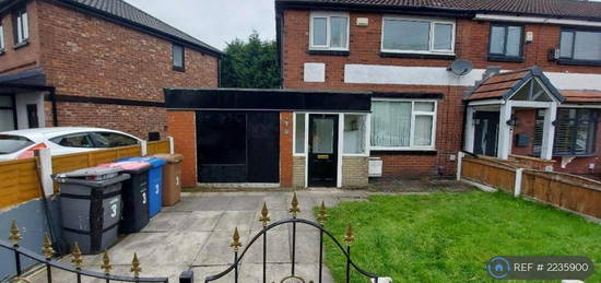 3 bedroom semi-detached house