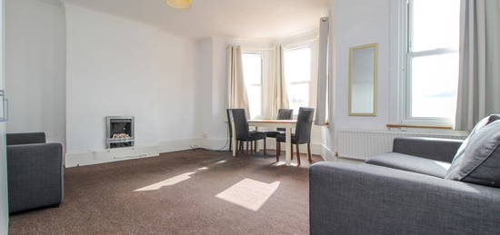 2 bed flat to rent