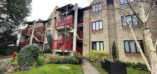 Flat to rent in Chamberlin Court, Benson Street, Cambridge CB4