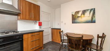 Flat to rent in Shield Street, Shieldfield, Newcastle Upon Tyne NE2