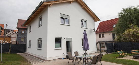 Ideal für eine Familie! Neuwertiges Einfamilienhaus, zwischen Hildburghausen und Bad Rodach!