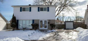 1323 Poprad Ave, Pickering, ON L1W 1K9