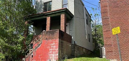 222 North Ave, East Pittsburgh, PA 15112