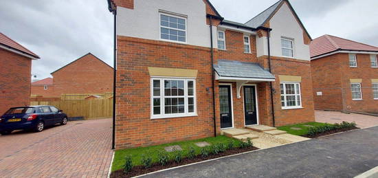 3 bed semi-detached house to rent