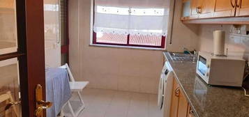 Apartamento T2 mobilado e equipado