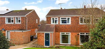 3 bedroom semi-detached house to rent