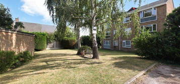 Flat for sale in Harris Close, Enfield EN2