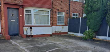 Flat to rent in Stratford Road, Hayes, Greater London UB4