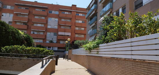 Alquiler de Piso en calle de José Agustín Goytisolo, 5