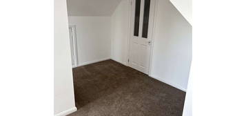 Room to rent in House, Pury End NN12