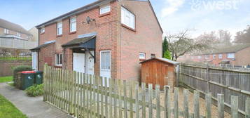 Town house to rent in Wilmington Close, Crawley RH11