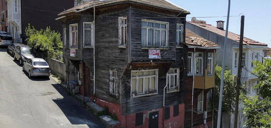 BEYKOZ'DA BOAZA 200 MT YAAYAN TARH YEN SAHBN BEKLYOR.