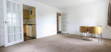 Flat to rent in Abbey Lane, London E15