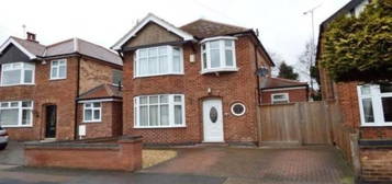 3 bedroom detached house