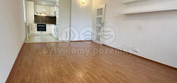 Pronájem bytu 3+kk 64 m²