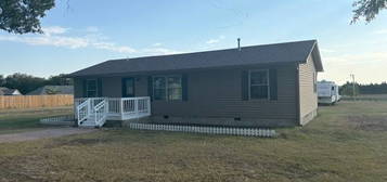 825 S Hyden, Stratford, OK 74872