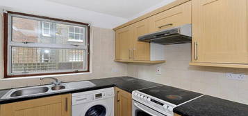 2 bedroom maisonette to rent