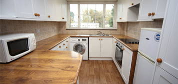 Flat to rent in Pittville Lawn, Cheltenham, Gloucestershire GL52