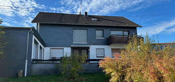 Kroppach, großes Ein-Zweifamilienhaus mit Garten und tollem Blick ins Tal