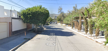 Casa en  C. Claveles, Jardines De California, Torreón, Coahuila De Zaragoza, México