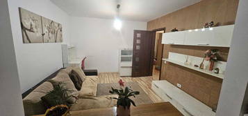 Ap. 3 Camere, Loc Parcare, Metrou 5 Min, Centrala Proprie, Renovat