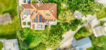 Einziehen und Wohlfühlen! Freistehendes Einfamilienhaus mit großem Garten und Blick ins Grüne