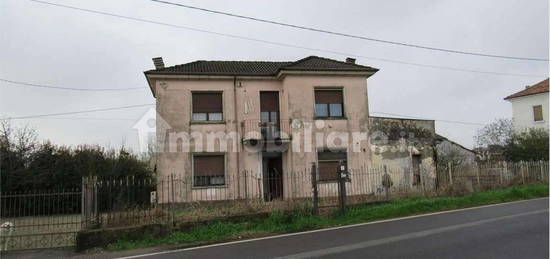 Casa indipendente all'asta via della Stazione , 37, Bastida Pancarana